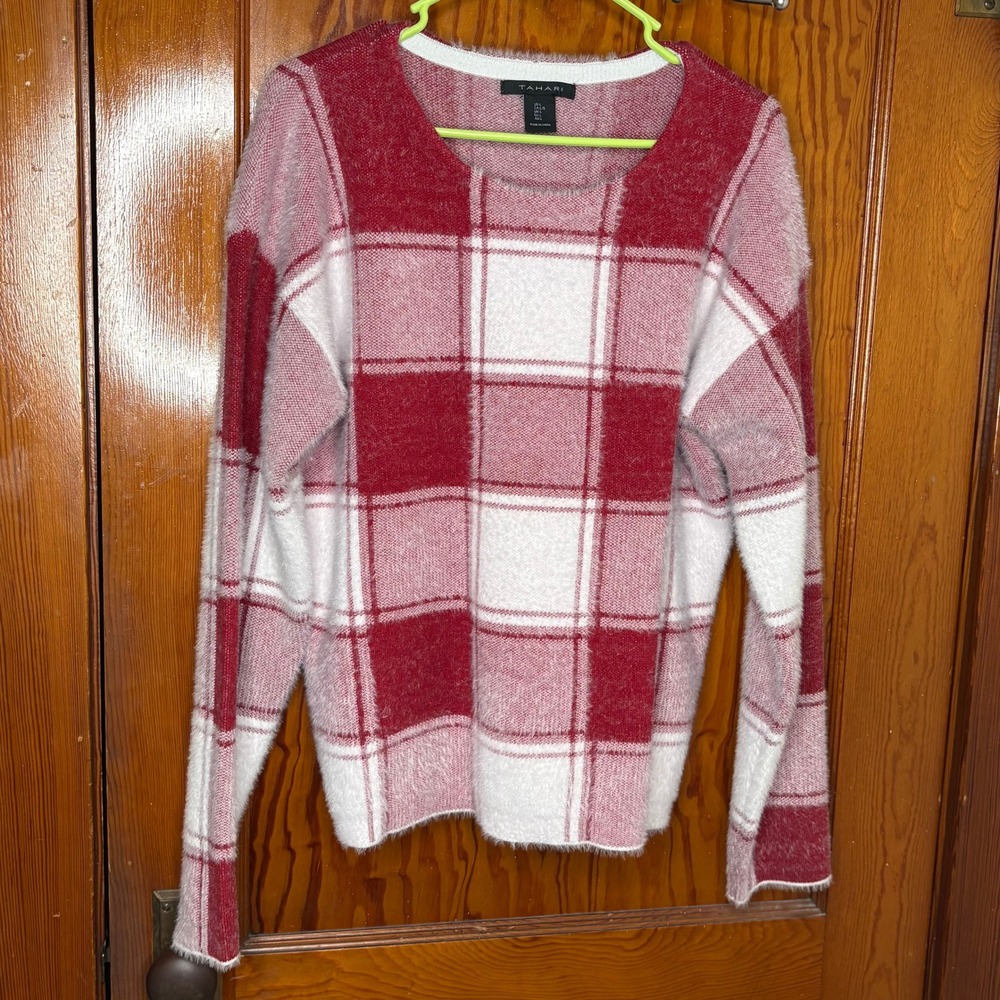 Tahari Sweater Womens Large Red White Excellent Plaid Eyelash Knit Pullover